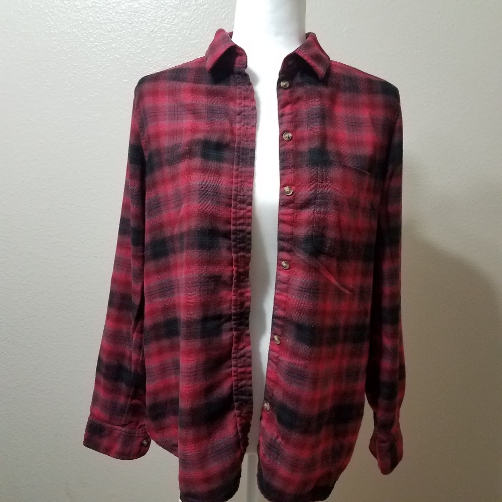🌞2/$10 American Eagle Boyfriend Fit Button Up